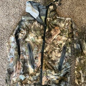 Men’s APX camo rain jacket